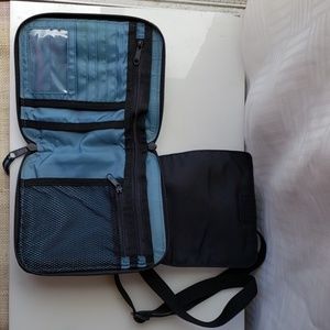 Eddie Bauer's travel pouch